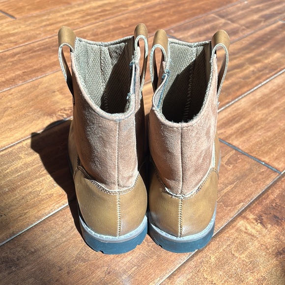 Cat & Jack Boots - Picture 2 of 5